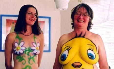 Цыпленок из толстых сисек  фото бодиарта, body art