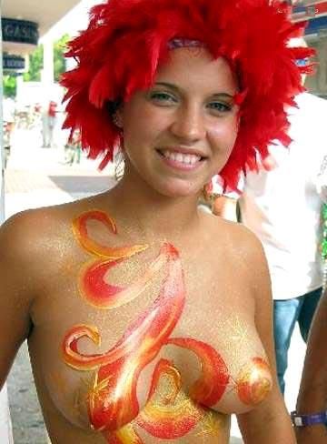 Узор на груди, body art
