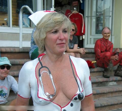 Врачебный халат. фото бодиарта, body art