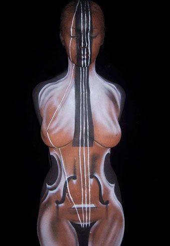 Виолончель.  фото бодиарта девушки, body art