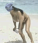 большие сиськи надевают трусы,  анимационный gif прикол 