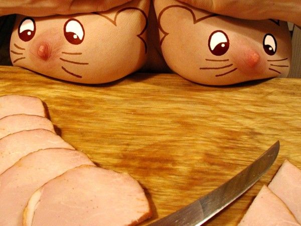 приколы ХХХ фото мышек из сисек