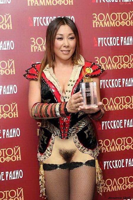 Анита Цой без трусов во время церемонии